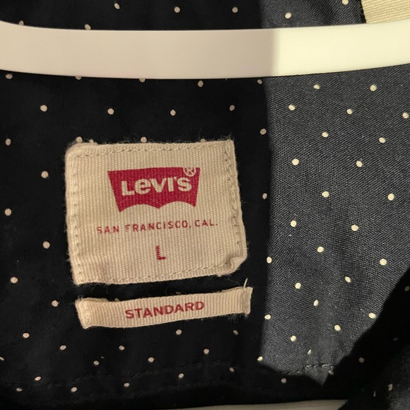 Levi’s size large. Men short sleeve button down. Standard fit. Worn twice - Picture 2 of 2